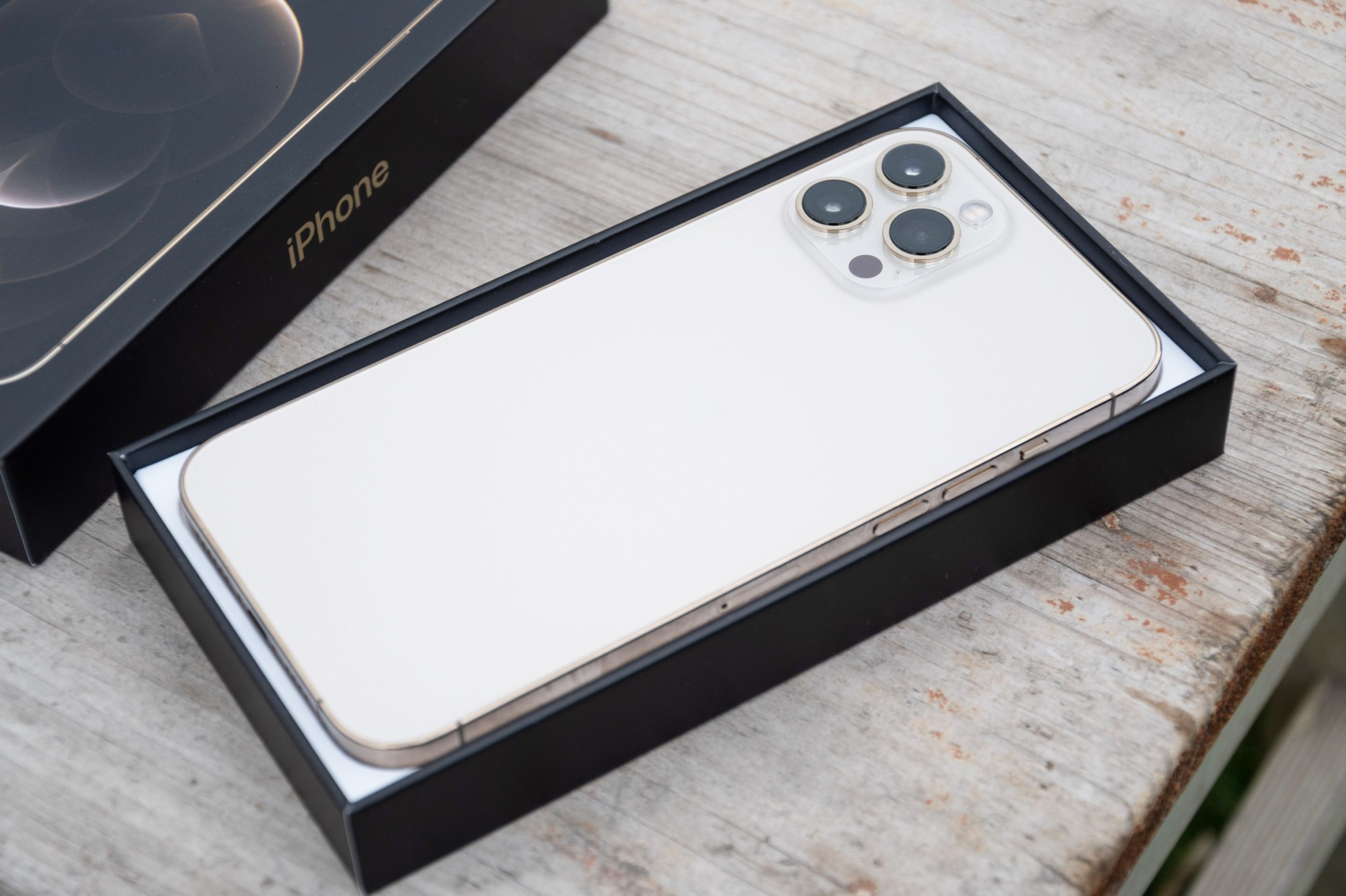 Recenze iPhone 12 Pro Max scaled