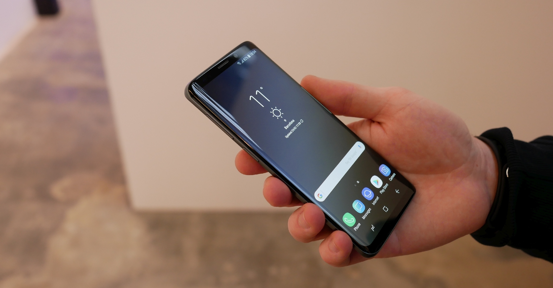 Samsung Galaxy S9 in hand FB