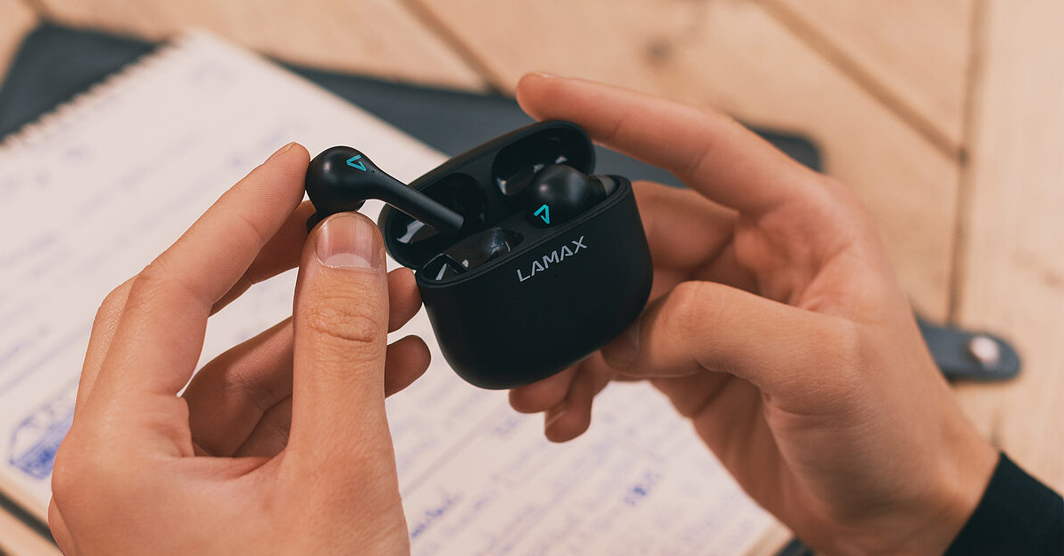 1520 794 LAMAX Trims1