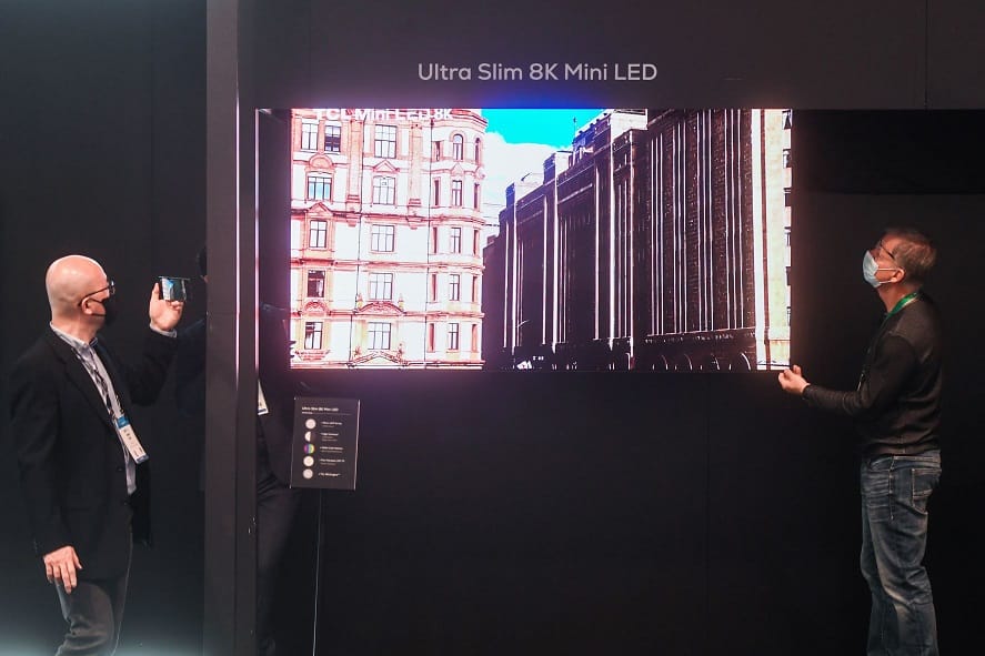 TCL_Prototype_Ultra Slim 8K Mini LED_1