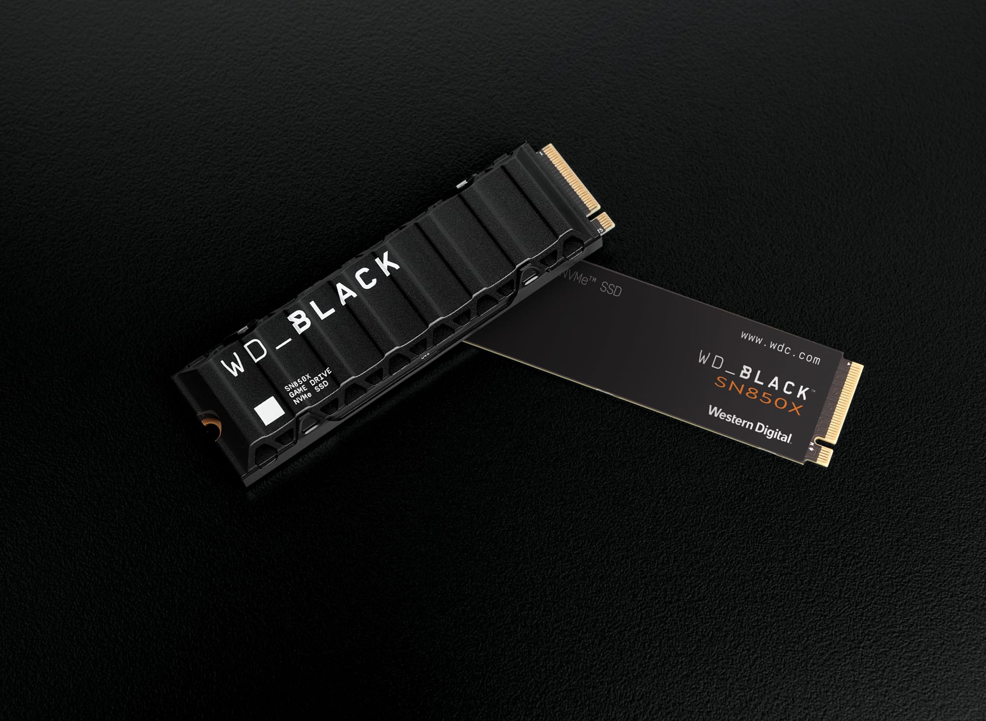 Alt WD BLACK SN850X NVMe SSD HS low res