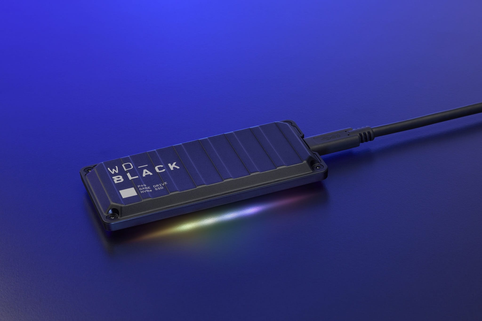 WDB-P40-Ext-SSD-Life-Img-lying-flat-RGB-glow copy
