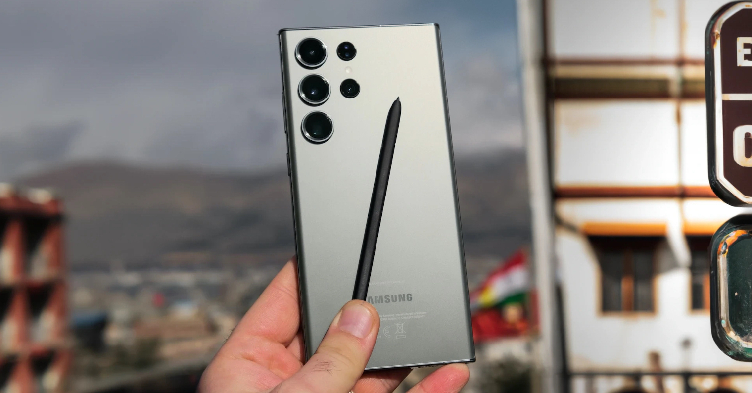 1520 794 Samsung Galaxy S23 Ultra in hand