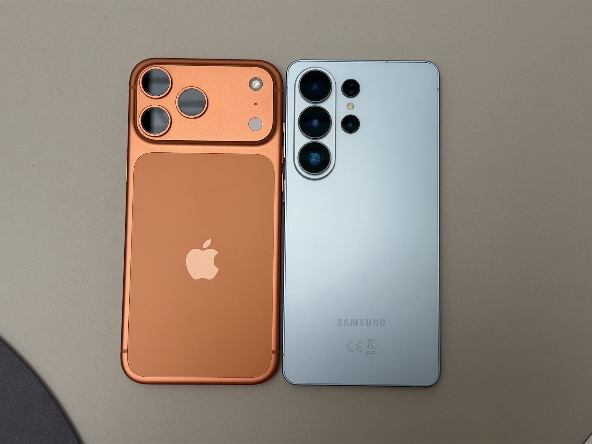 Galaxy S26 Ultra iPhone 17 Pro Max 9