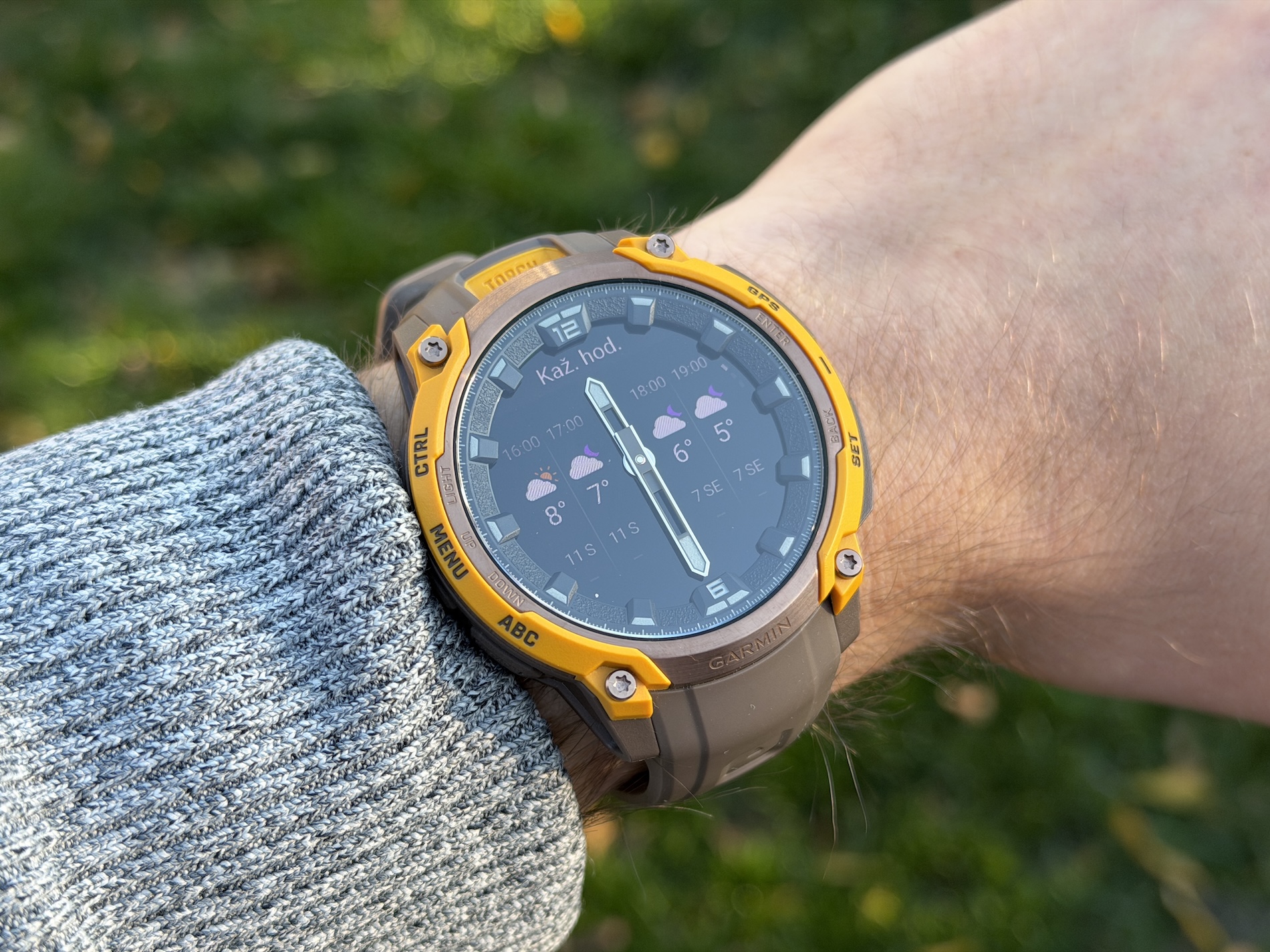 Garmin Instinct Crossover AMOLED 32